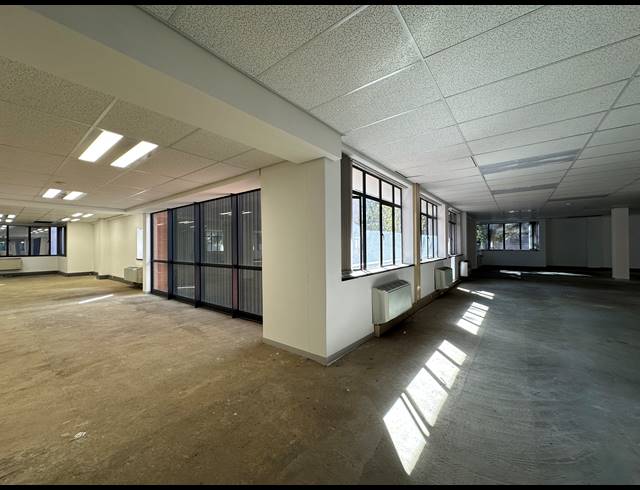 1,731M² OFFICE TO LET IN SANDTON CENTRAL
